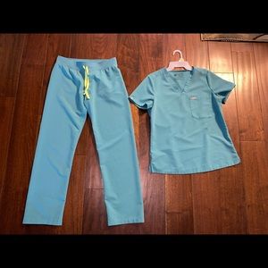 SMALL MARINE FIGS SET